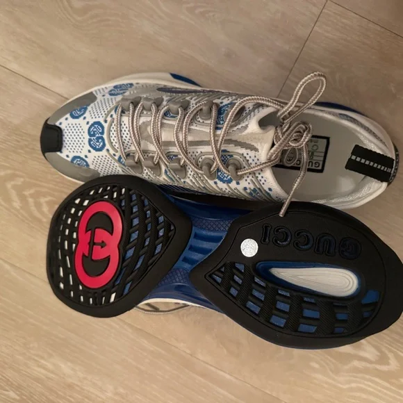 Gucci Men's Run Sneakers Embroidered Technical Fabric - Picture 3 of 5